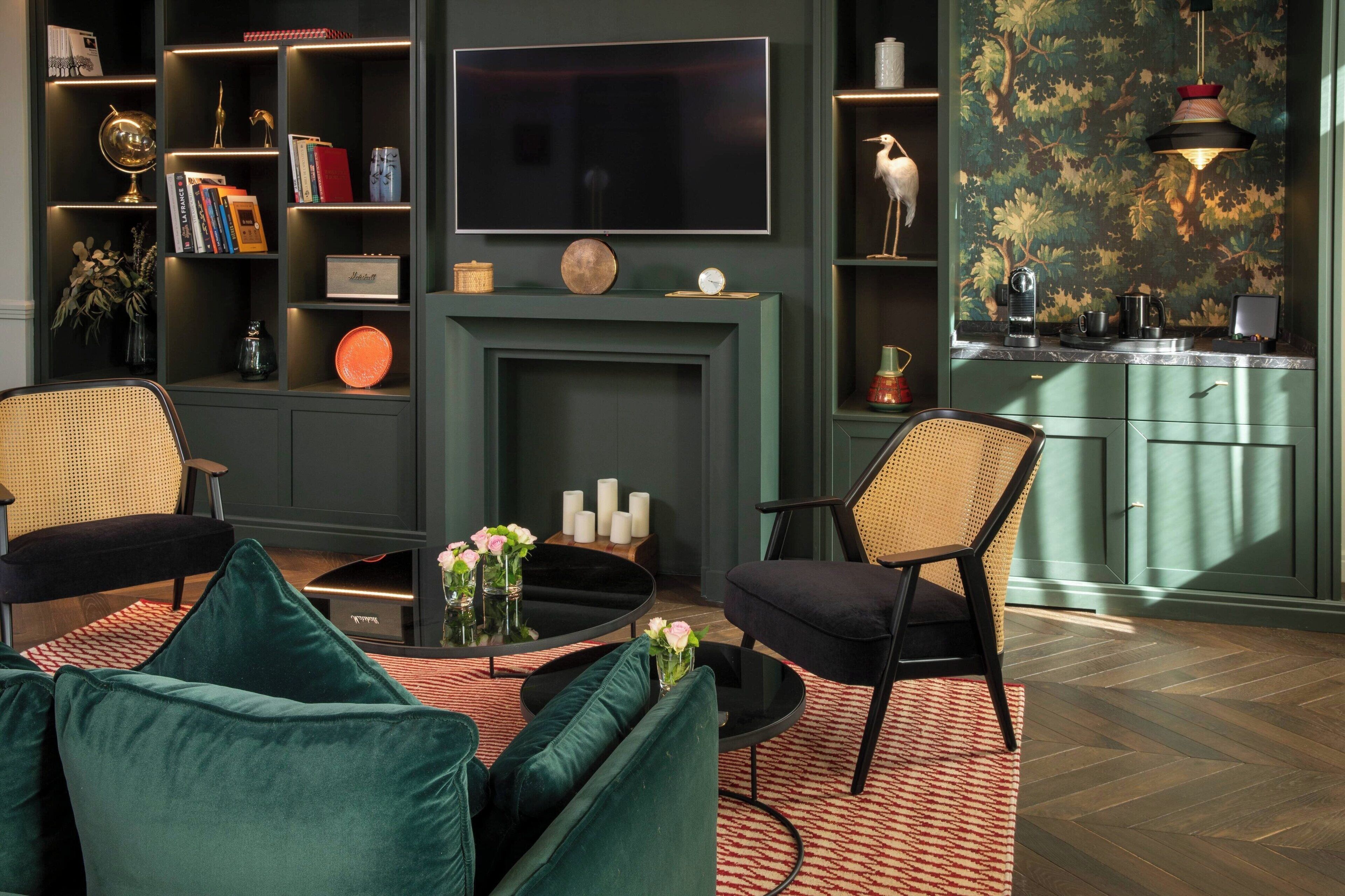 55-inch flat-screen tv with satellite channels, tv