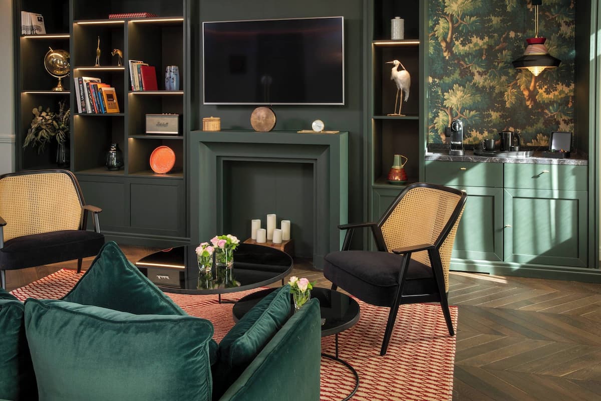 55-inch flat-screen tv with satellite channels, tv