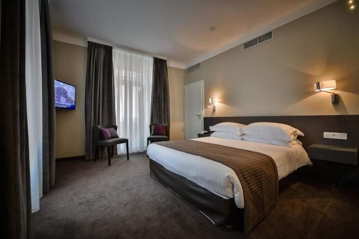 1 bedroom, minibar, in-room safe, individually decorated