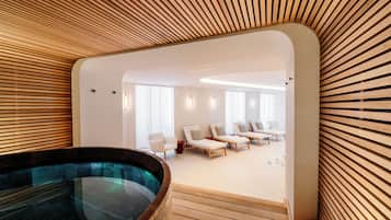 Couples treatment room(s), sauna, hot tub, steam room, body treatments