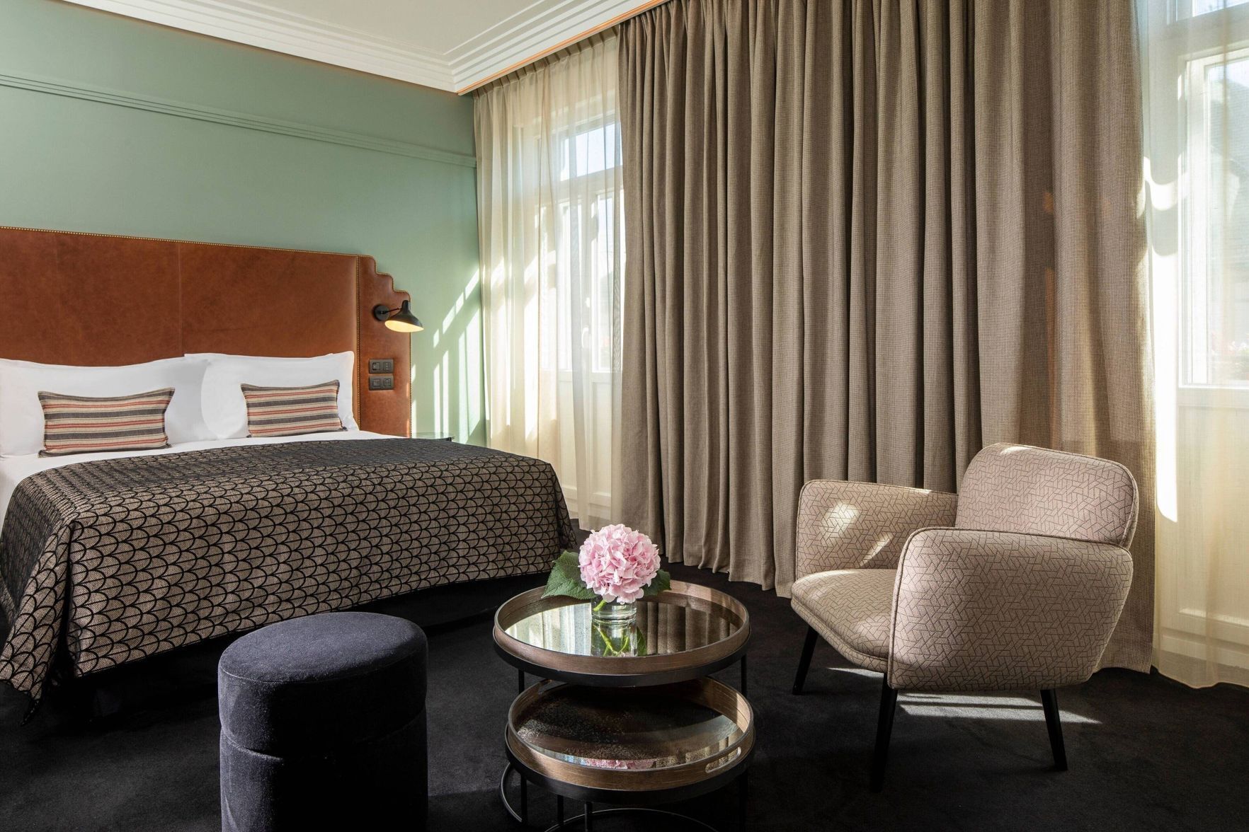 Minibar, coffres-forts dans les chambres, décoration personnalisée