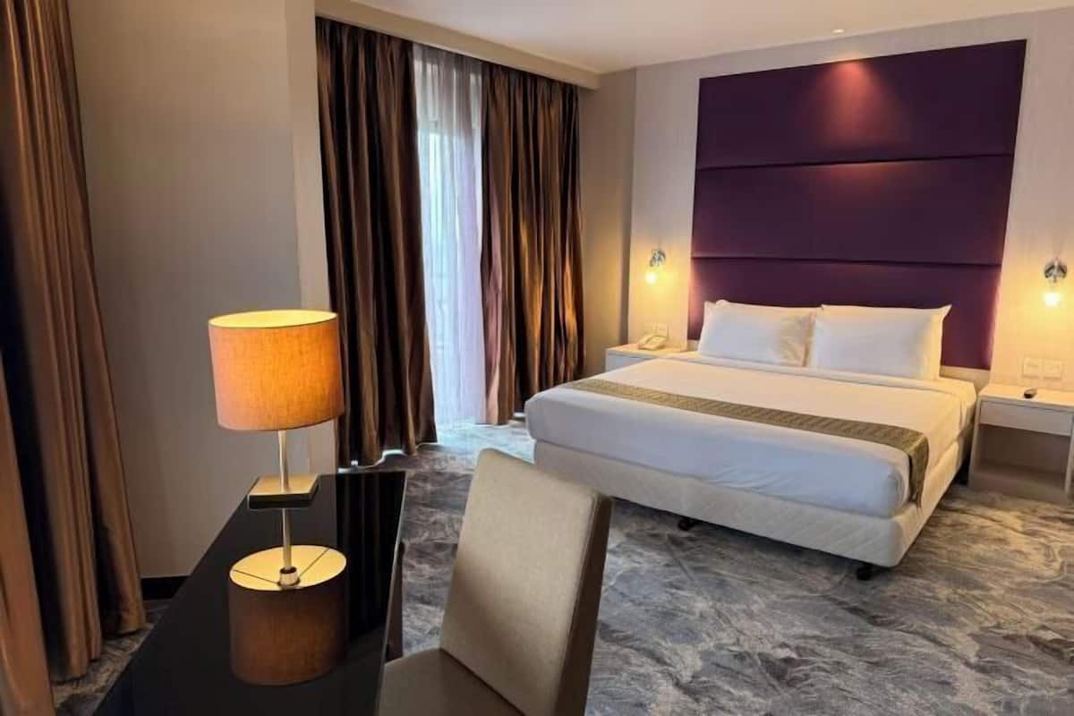 In-room safe, desk, blackout drapes, iron/ironing board