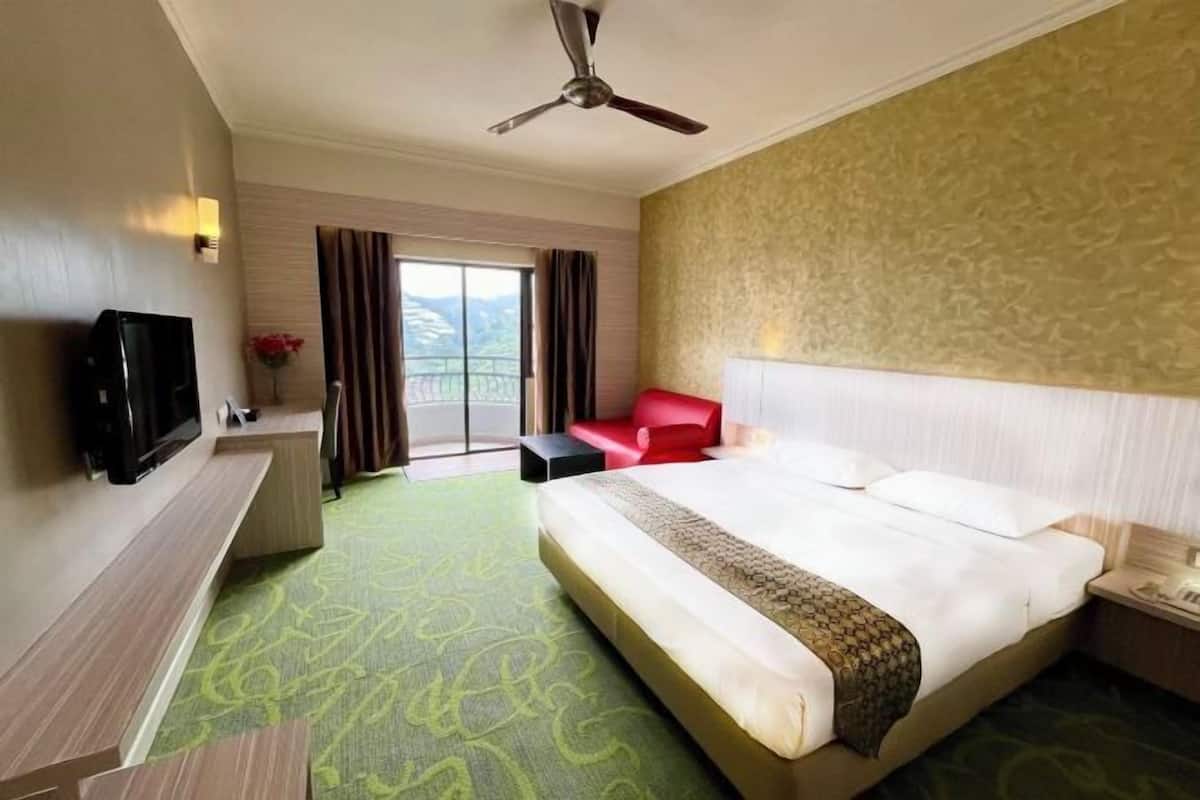1 bedroom, in-room safe, desk, blackout curtains