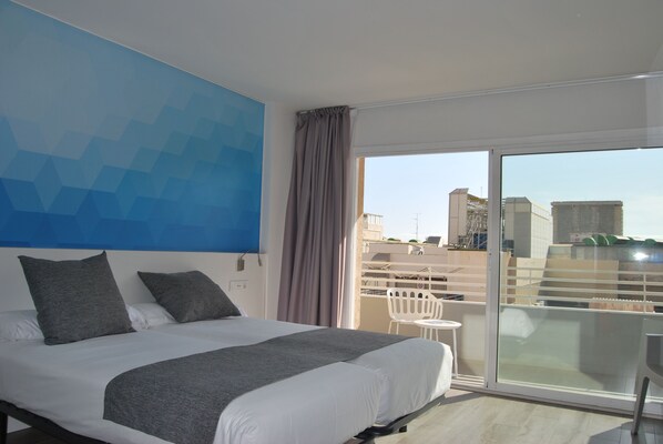 スーペリア ルーム | 客室ごとに異なる装飾、客室ごとに異なるインテリア、デスク、ノートパソコン用作業スペース