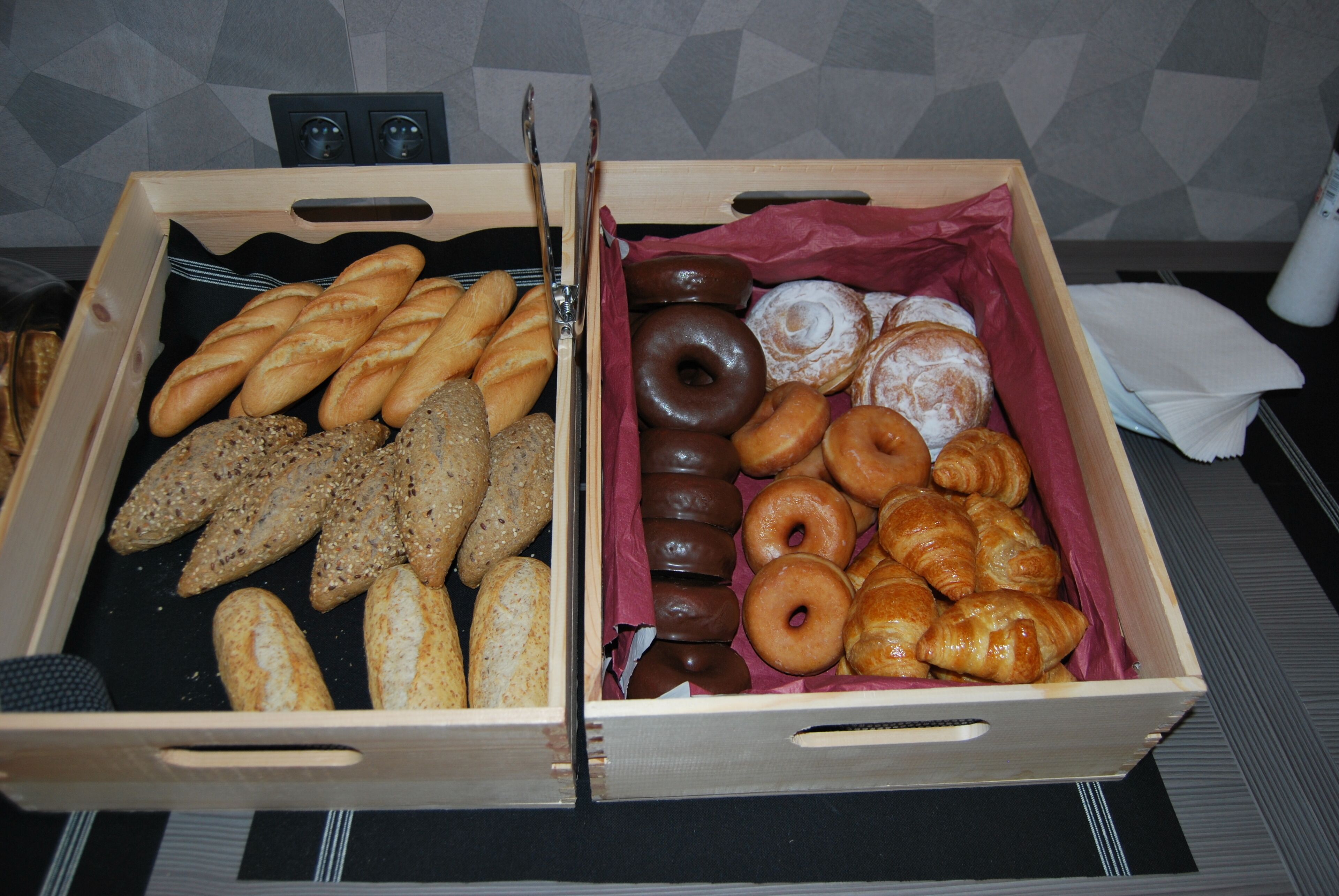 daily full breakfast (eur 10 per person)