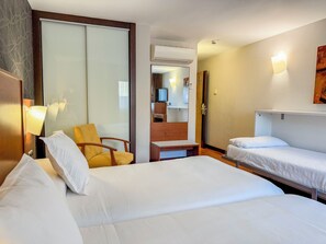 Habitación Doble Superior con cama supletoria (acceso gratuito al Solárium)