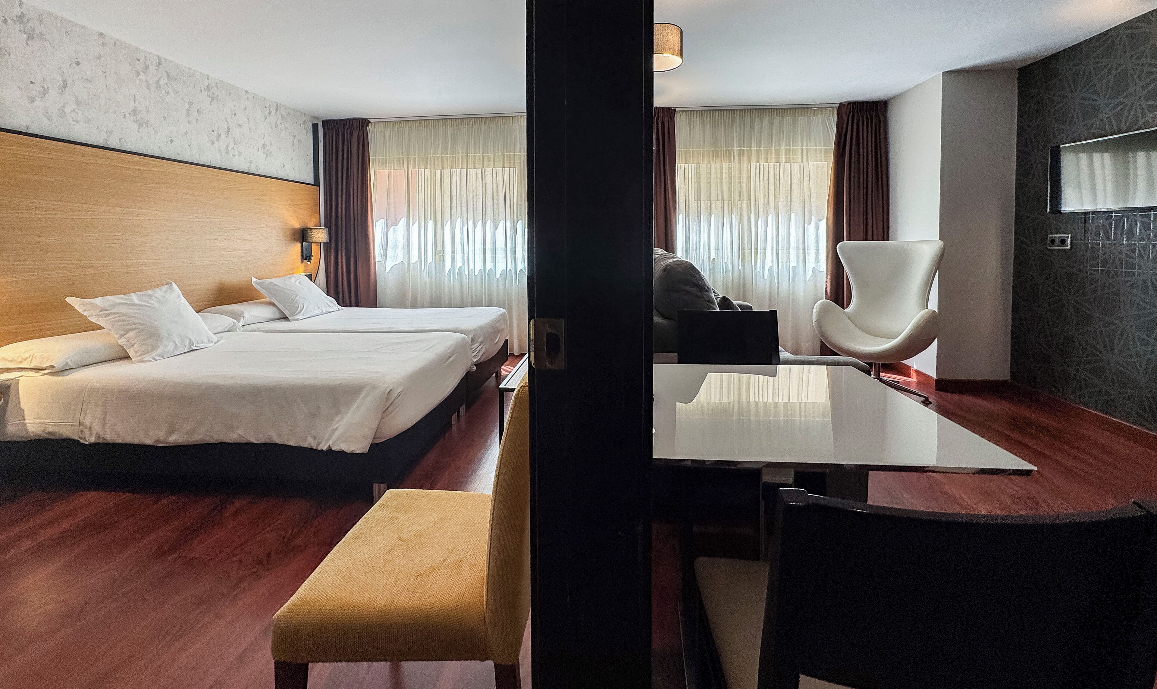 junior room (free access to solarium) | 1 bedroom, minibar, in-room safe, desk