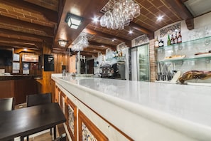 Bar (in der Unterkunft)