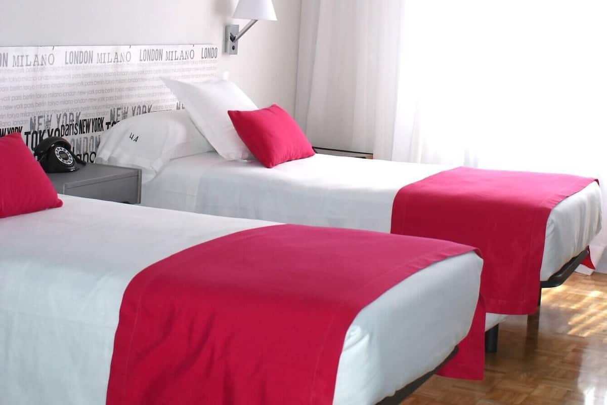In-room safe, desk, soundproofing, WiFi (free)