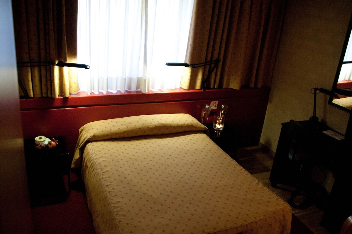 Coffres-forts dans les chambres, bureau, chambres insonorisées