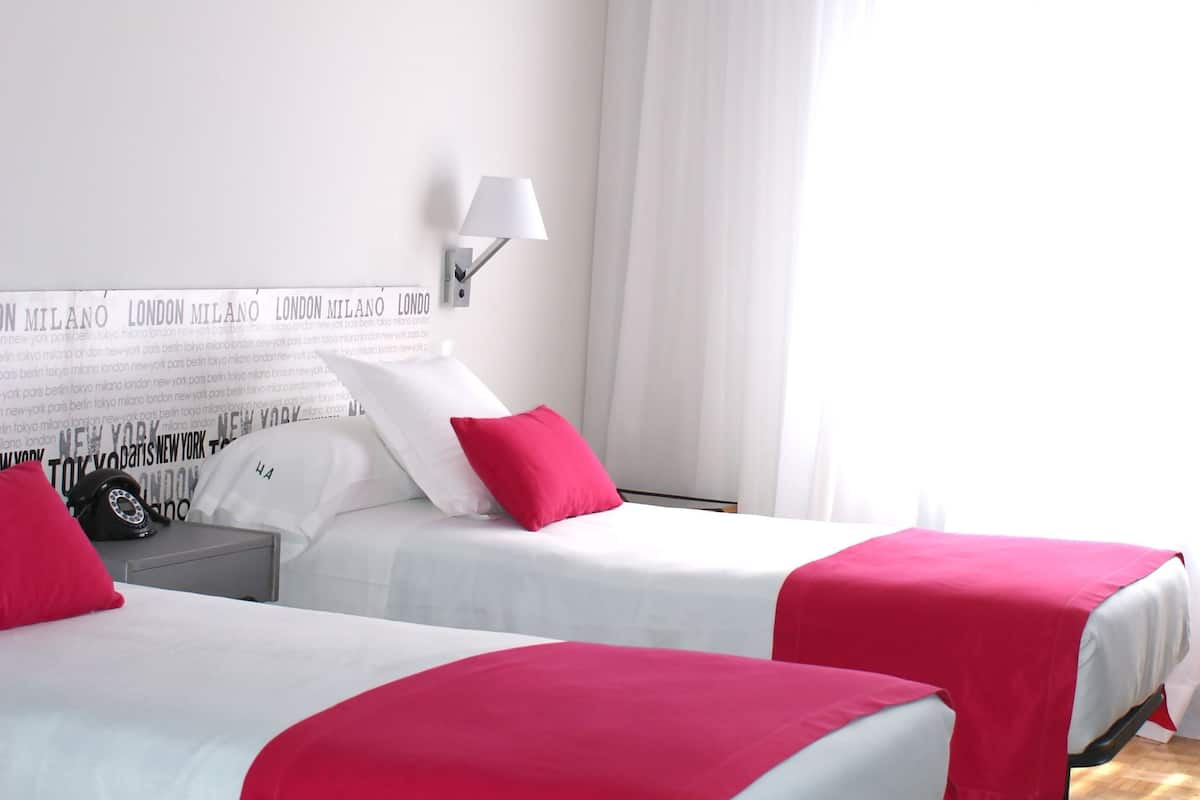 In-room safe, desk, soundproofing, free WiFi