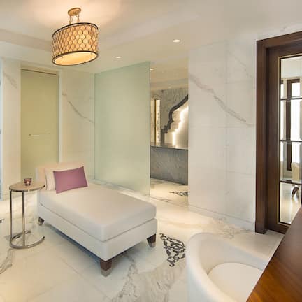 Separate tub and shower, free toiletries, hair dryer, bathrobes