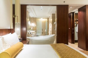 Room, 1 King Bed, Balcony, Ocean View