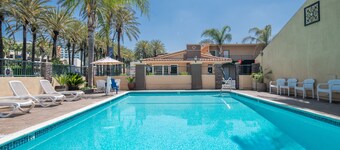 Anaheim Islander Inn and Suites