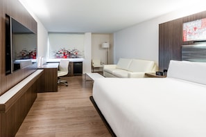 aloft, Suite, 1 King Bed, Corner | Premium bedding, in-room safe, desk, blackout drapes
