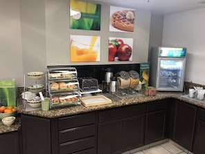 Tägliches inbegriffenes Frühstücksbuffet