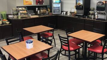 TĂ€gliches inbegriffenes FrĂŒhstĂŒcksbuffet