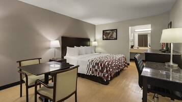 Escritorio, espacio para trabajar con laptop y cunas gratuitas