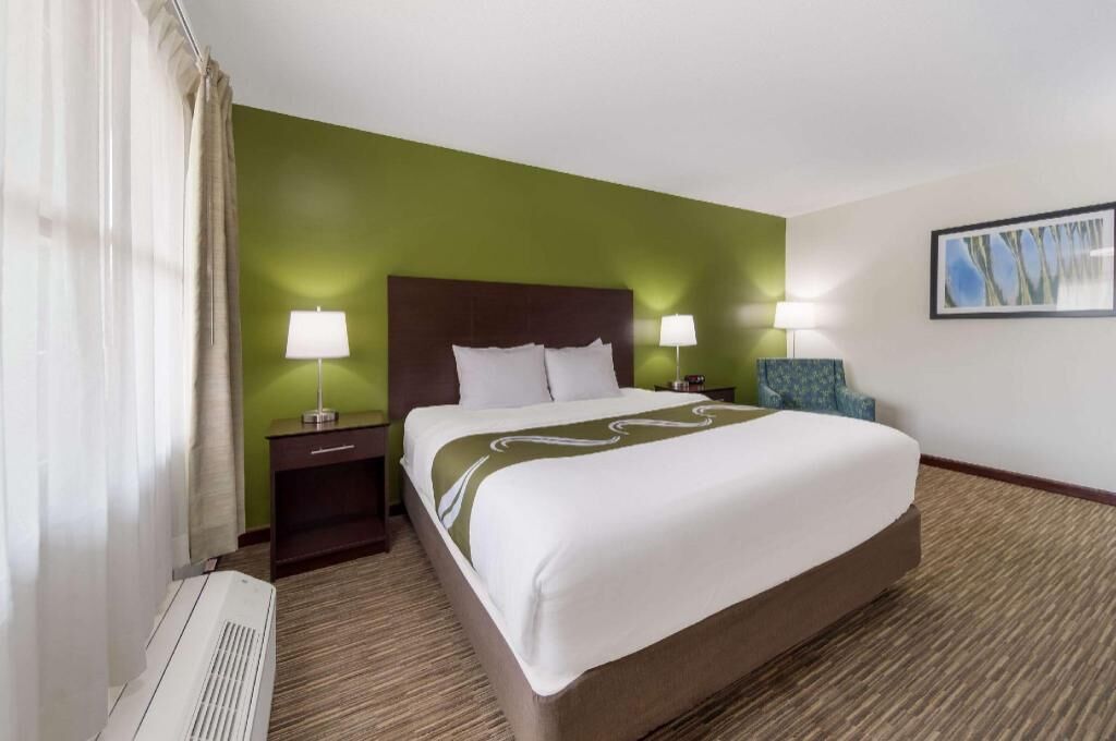 1 bedroom, premium bedding, pillow-top beds, desk