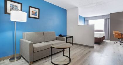 Comfort Inn & Suites Crystal Inn Sportsplex