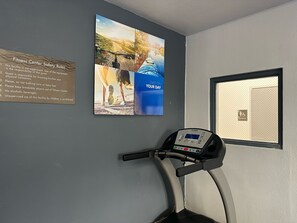 Exercise/lap pool