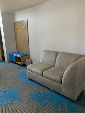 Studiosuite – deluxe, 2 queensize-senger, ikke-røyk | Senger med overmadrass, skrivebord og strykejern/-brett