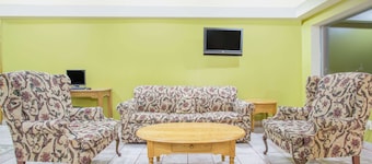 Days Inn by Wyndham Custer