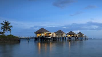 Bungalow, Overwater (Fale)