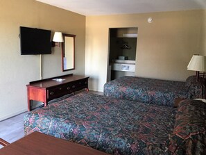 Desk, free WiFi - Garden Inn & Suites (Hogansville)