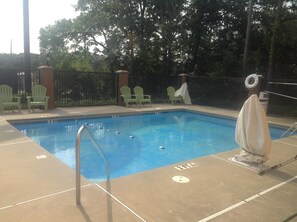 حمّام سباحة خارجي