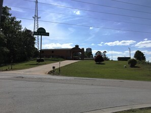 واجهة المنشأة