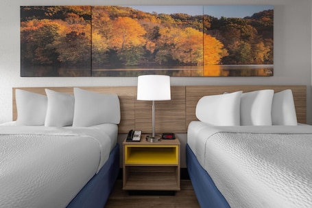 Desk, iron/ironing board, free cots/infant beds, rollaway beds. Days Inn by Wyndham Alma