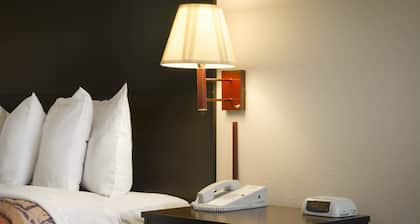 Days Inn by Wyndham Alma