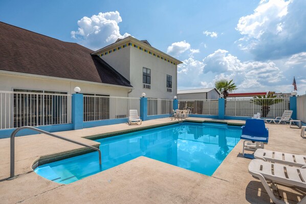 Seasonal outdoor pool