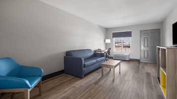 Studio Suite, 2 Double Beds, Non Smoking | Desk, iron/ironing board, free cribs/infant beds, rollaway beds