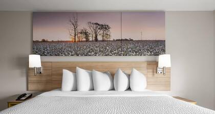 Days Inn by Wyndham Alma