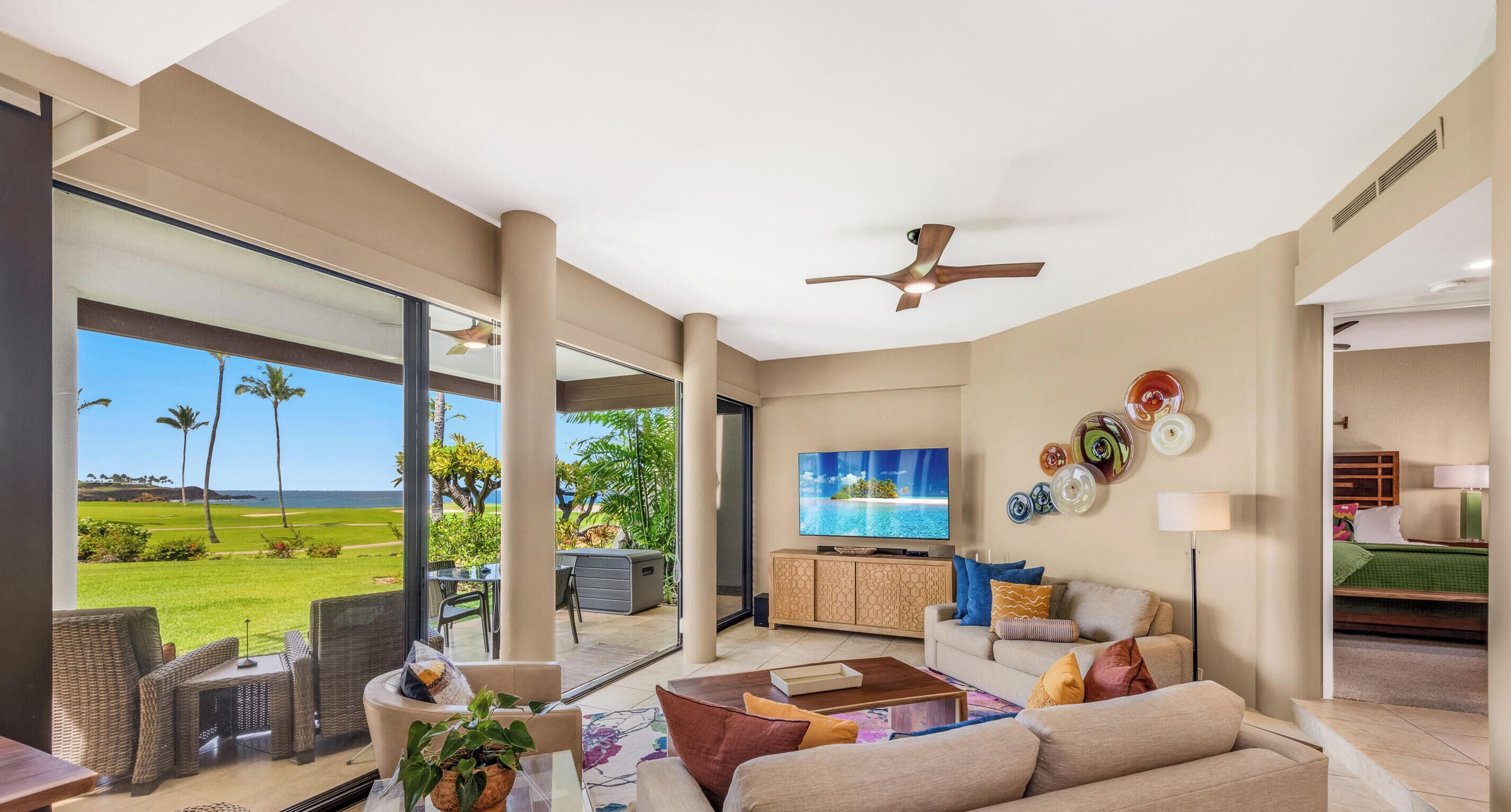 Condo (2 Bedrooms) | Front of property