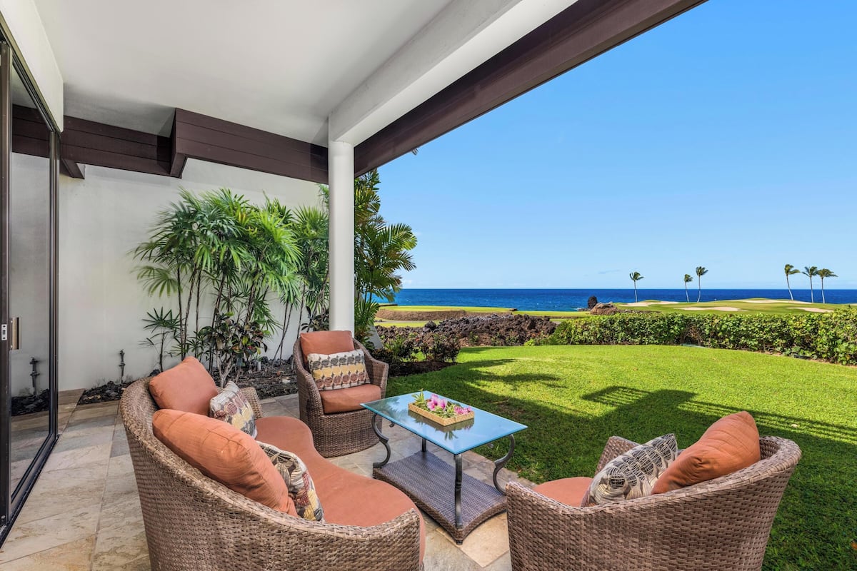 Condo (2 Bedrooms) | Depan hartanah