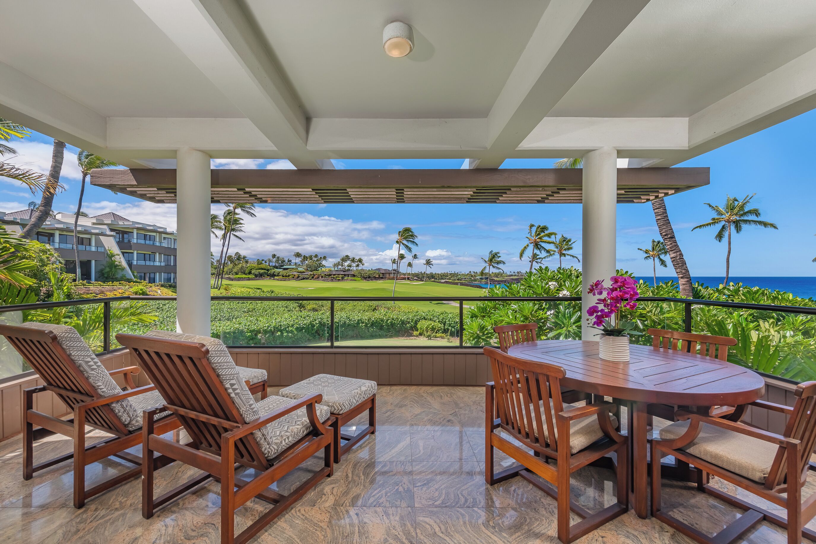 Condo (2 Bedrooms) | Front of property