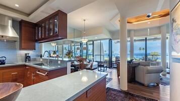 Condo, 2 Bedrooms, Ocean View (B204) | Property amenity