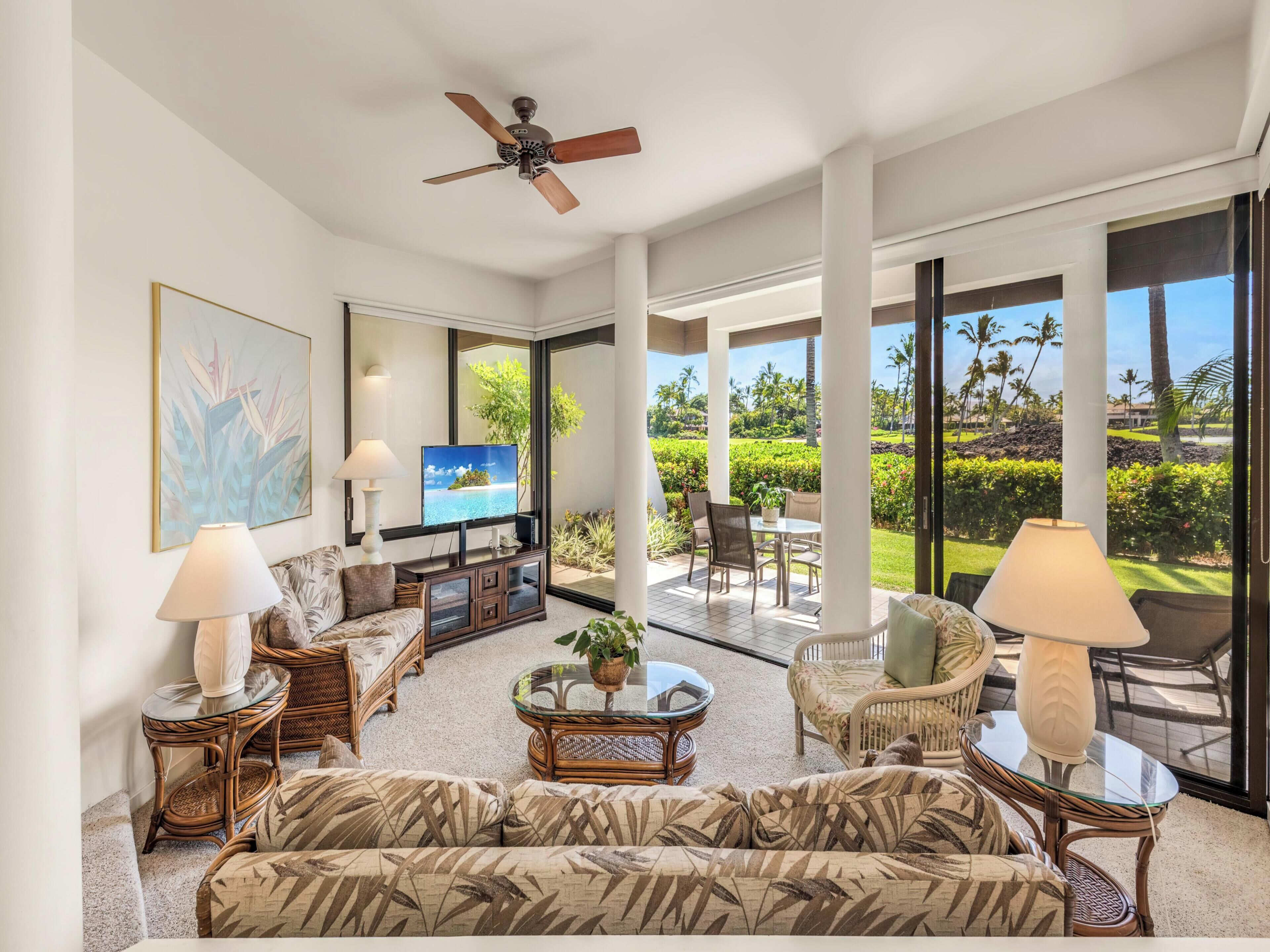 Condo (2 Bedrooms) | Front of property