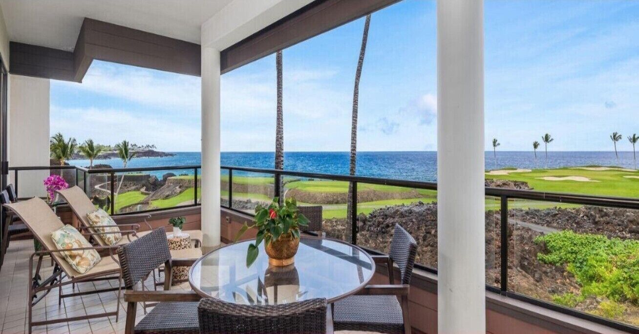 Condo (2 Bedrooms) | Front of property