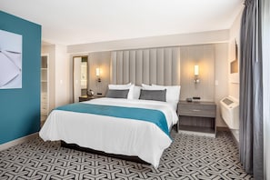 Egyptian cotton sheets, premium bedding, down comforters - The Ashi, an Ascend Collection Hotel (North Brunswick)