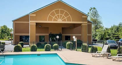 Econo Lodge Inn & Suites
