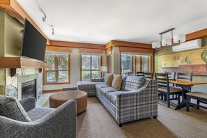 1 Bedroom 1 King Connecting Suite with Sofabed | Living area | Flat-screen TV, DVD player - Hilton Grand Vacations Club Whistler (Whistler)