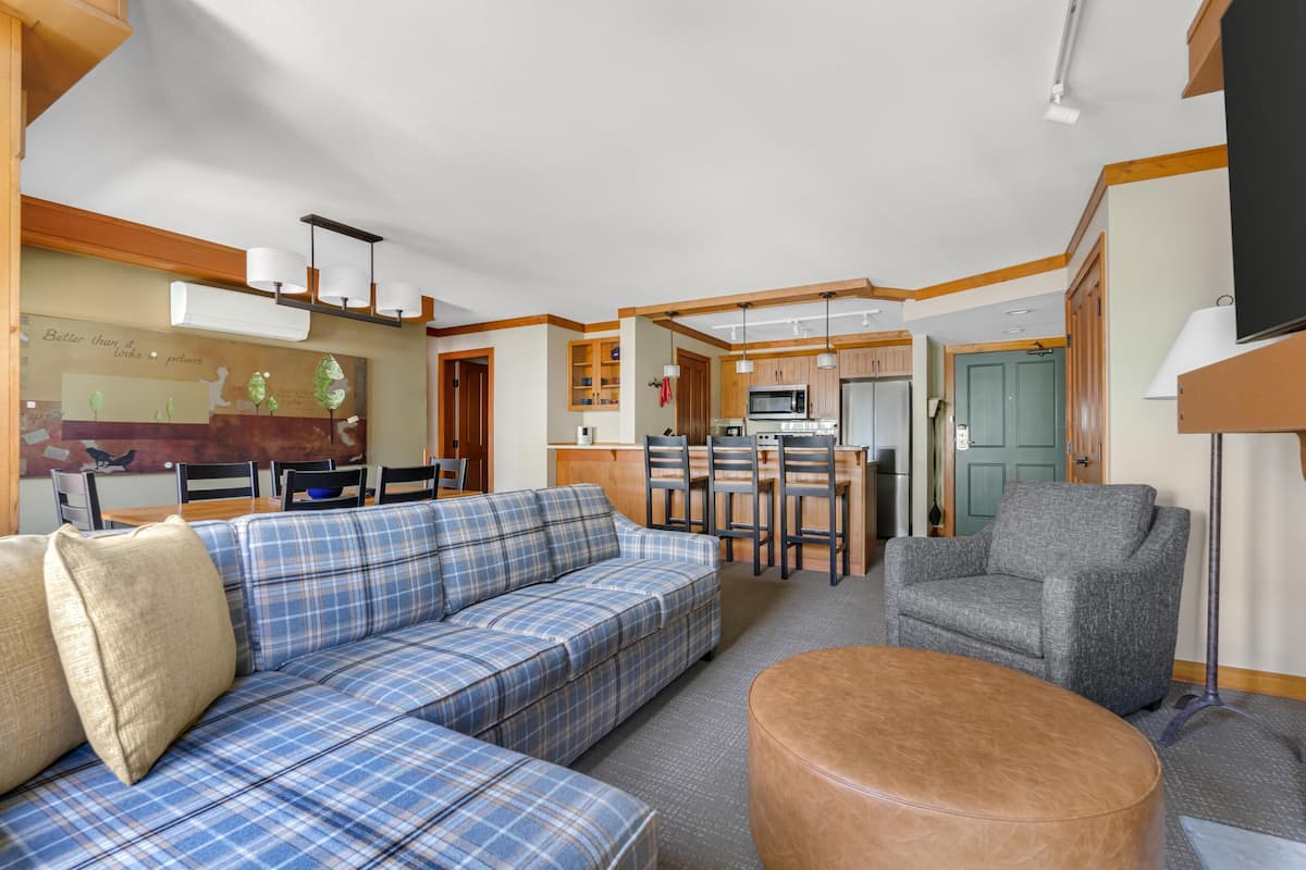 2 Bedroom 2 Kings Premier Suite with Sofabed | Living area | Flat-screen TV, DVD player