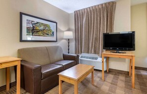 Estudio Deluxe, 1 cama de matrimonio grande con sofá cama, no fumadores | Escritorio, cortinas opacas, tabla de planchar con plancha y wifi gratis