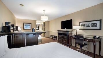 Chambre Standard, 2 grands lits, non-fumeurs | Bureau, fer et planche à repasser, Internet gratuit par câble