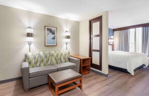 Deluxe Studio, 1 King Bed with Sofa bed, Non Smoking, Kitchenette | Premium bedding, desk, blackout drapes, iron/ironing board - Extended Stay America Premier Suites Pittsburgh Cranberry To (Cranberry Township)