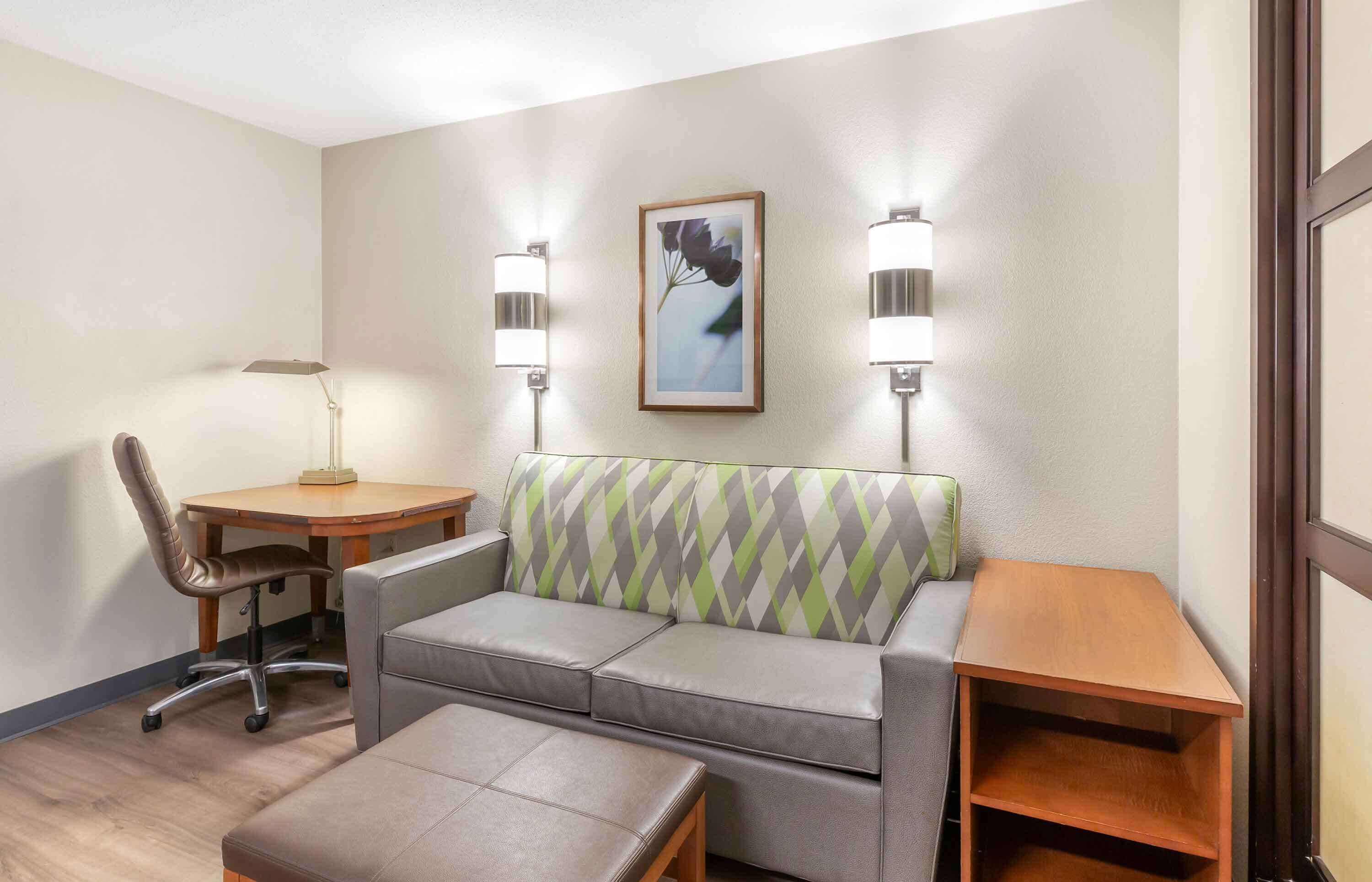 deluxe studio, multiple beds, non smoking, kitchenette | 1 bedroom, premium bedding, desk, blackout curtains